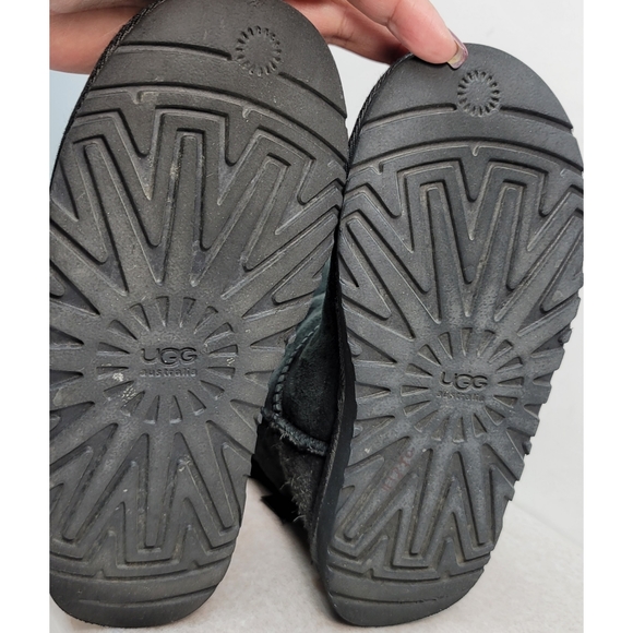 UGG Australia Bailey bow tall boot size 3 kids - Picture 8 of 11